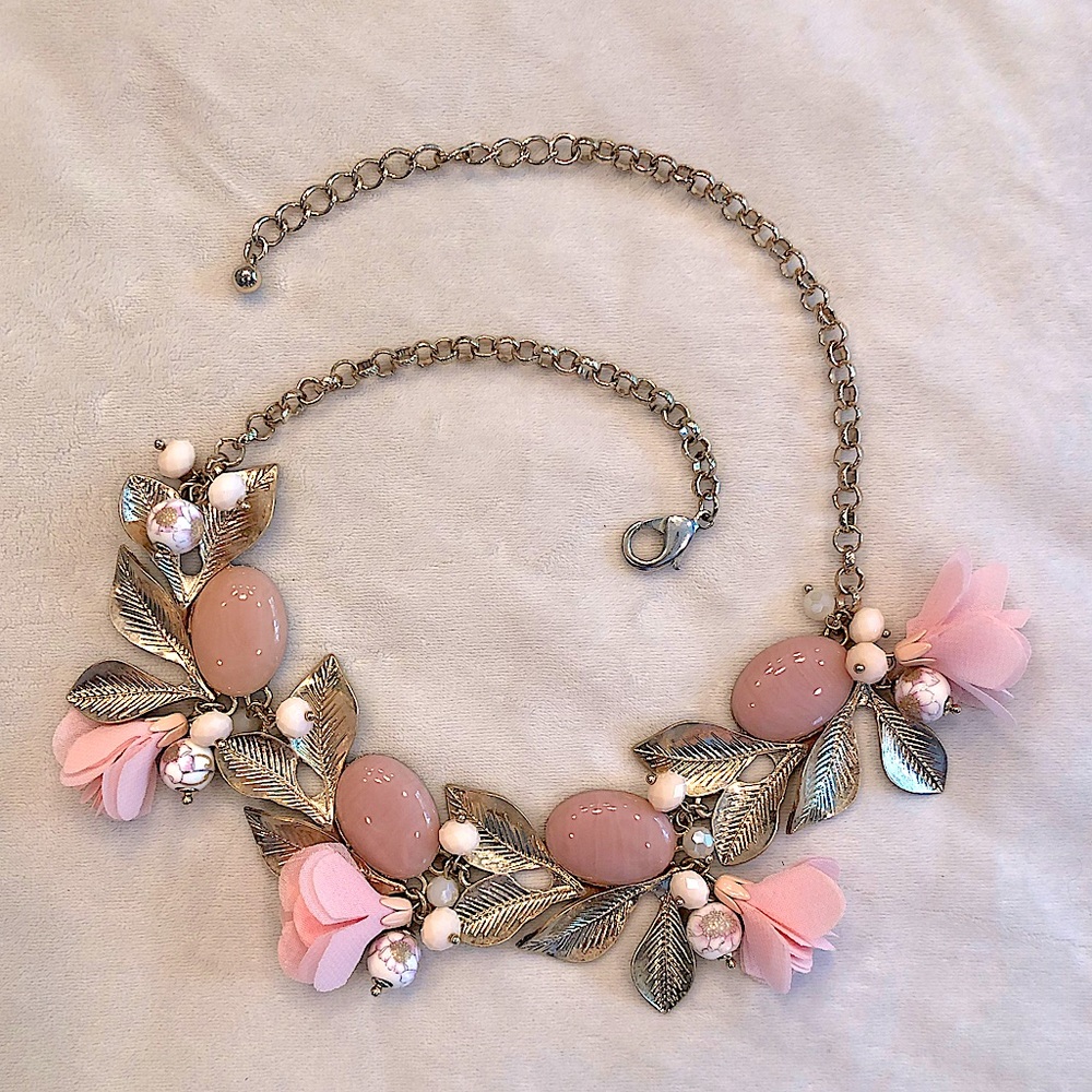 SOLD 🌸 pink statements 🌸